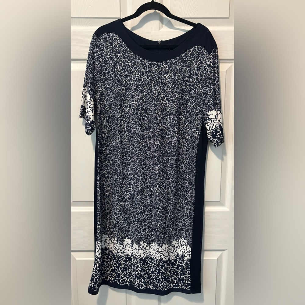Elegant Navy and White Patterned Long Sleeve Dress